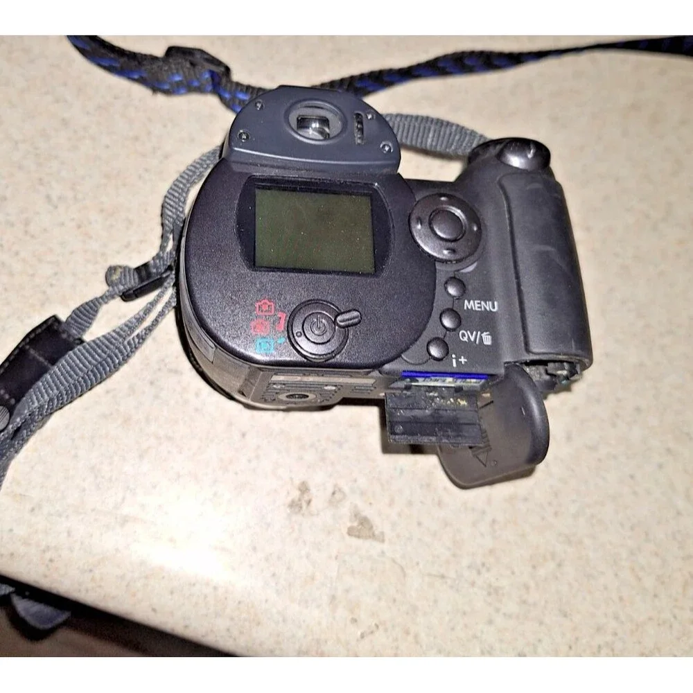 Konica Minolta DiMAGE Z3 4.0 Megapixel Digital Camera, PARTS/REPAIR